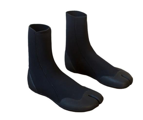 ZION WETSUITS Matrix 3mm Split Toe Booties - keeping you warm in winter ...